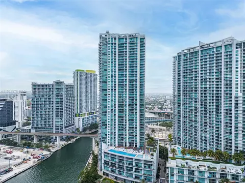 92 SW 3rd St #2303, Miami, FL 33130