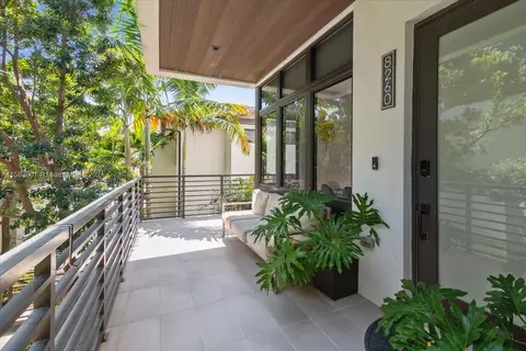 8260 NW 47th Ln, Doral, FL 33166
