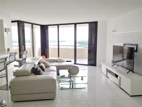 2000 Towerside Ter #PH6, Miami, FL 33138