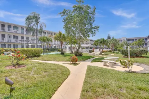 15610 NE 6th Ave #12D, Miami, FL 33162