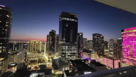 950 Brickell Bay Dr #3501, Miami, FL 33131