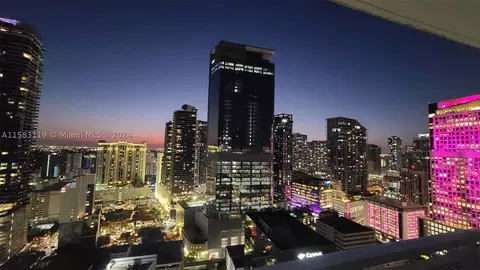 950 Brickell Bay Dr #3501, Miami, FL 33131