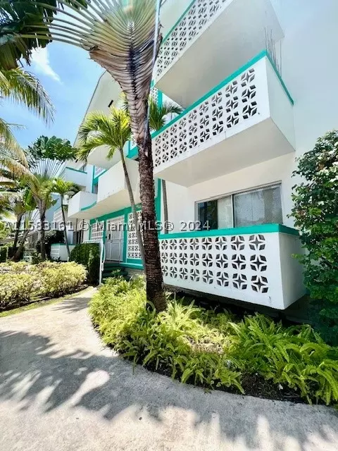 350 Collins Ave #304, Miami Beach, FL 33139