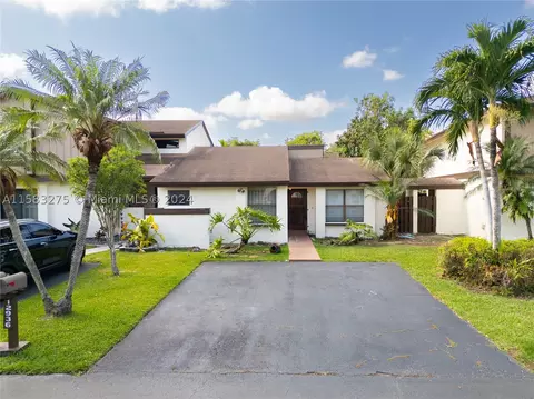 12936 SW 66 Terrace Dr, Miami, FL 33183