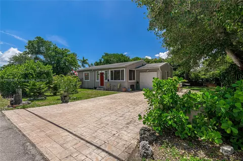 2548 Arthur St, Hollywood, FL 33020