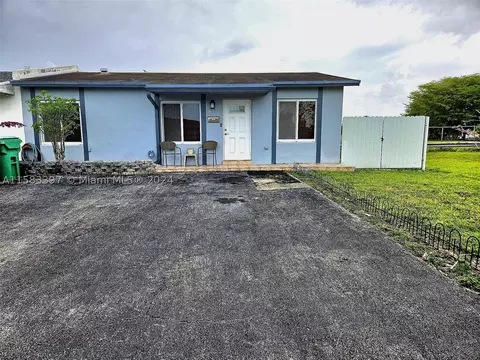 1924 SW 129th Pl, Miami, FL 33175