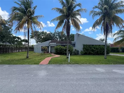 7621 SW 89th Ct, Miami, FL 33173