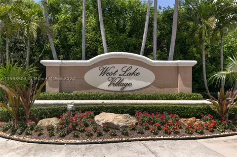 1125 Cliffrose St, Hollywood, FL 33019