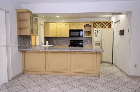 4140 W 19th Ave, Hialeah, FL 33012 photo 6