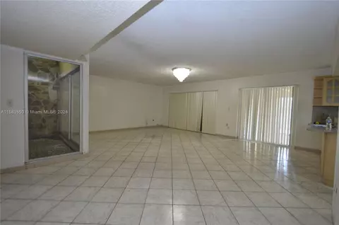 4140 W 19th Ave, Hialeah, FL 33012 photo 3
