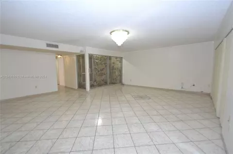 4140 W 19th Ave, Hialeah, FL 33012 photo 4