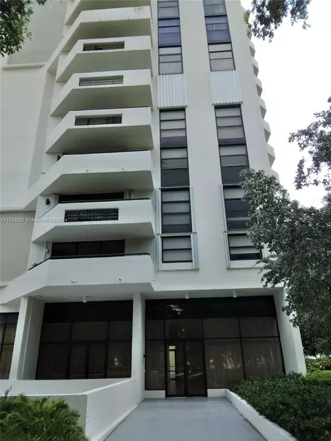 911 Ponce De Leon Blvd #904, Coral Gables, FL 33134
