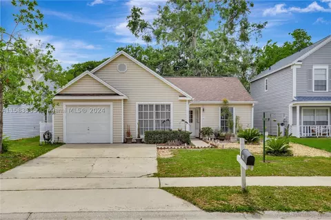1035 Kelsey Ave, Oviedo, FL 32765