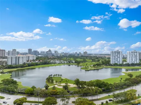 3701 N Country Club Dr #2107, Aventura, FL 33180