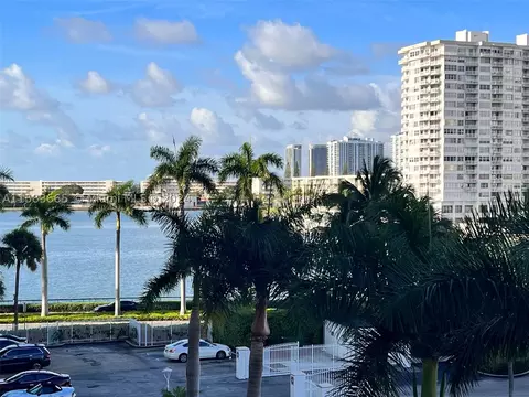 2801 NE 183 St #403W, Aventura, FL 33160