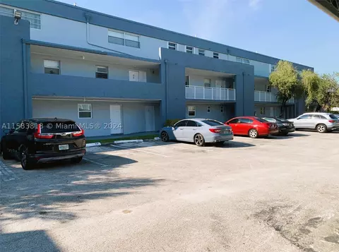 9369 Fontainebleau Blvd #J111, Miami, FL 33172