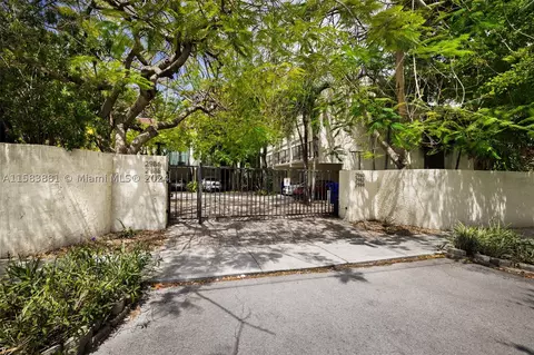 2984 Mary St, Coconut Grove, FL 33133