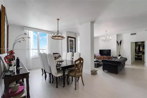 701 Brickell Key Blvd #LPH-06, Miami, FL 33131