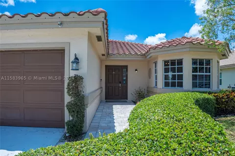 8537 Tourmaline Blvd, Boynton Beach, FL 33472