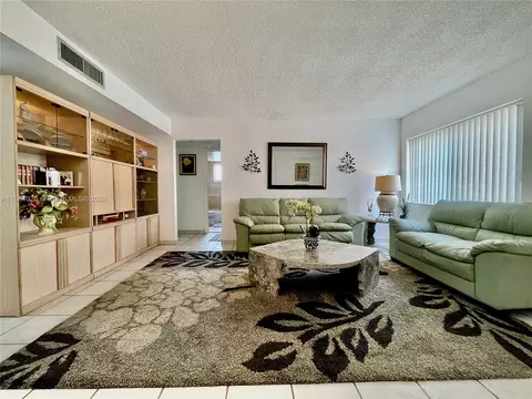 8600 SW 133rd Ave Rd #312, Miami, FL 33183