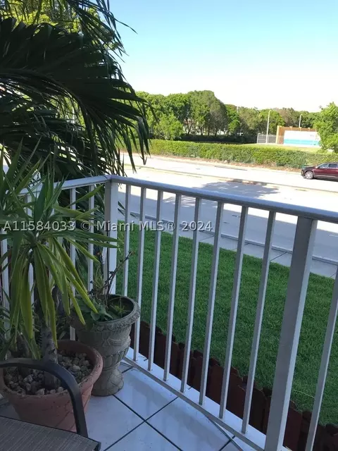 250 NW 107th Ave #204, Miami, FL 33172