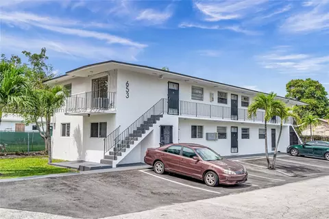 653 NW 30th St, Miami, FL 33127