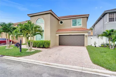 1038 NW 116th Ave, Coral Springs, FL 33071