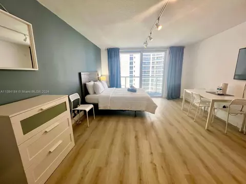 19201 Collins Ave #725, Sunny Isles Beach, FL 33160