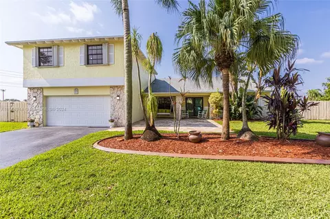 14600 Kirsten Ct, Davie, FL 33325