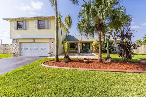 14600 Kirsten Ct, Davie, FL 33325
