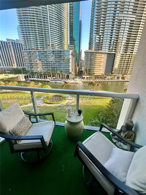 475 Brickell Ave #710, Miami, FL 33131