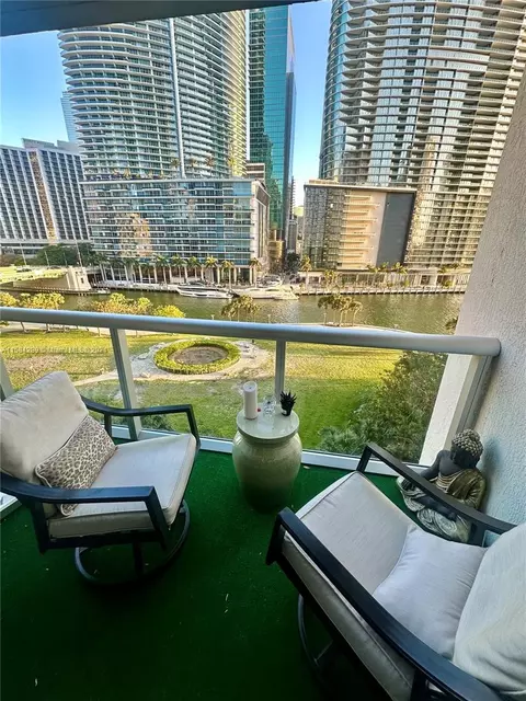475 Brickell Ave #710, Miami, FL 33131