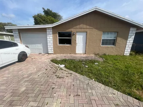305 NE 13th Ave, Boynton Beach, FL 33435