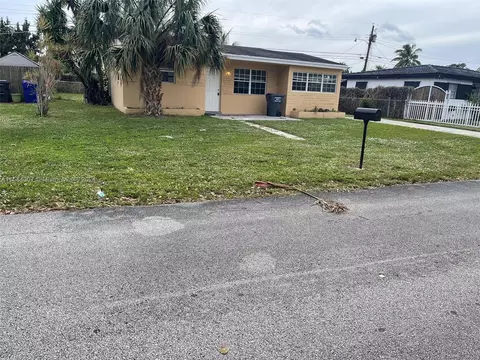 6240 Mayo St, Hollywood, FL 33023
