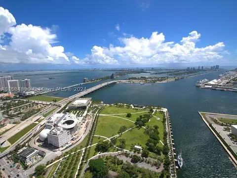 900 Biscayne Blvd #5305, Miami, FL 33132