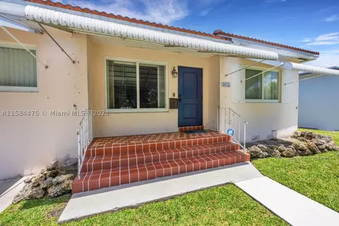 3825 SW 62nd Ave, Miami, FL 33155
