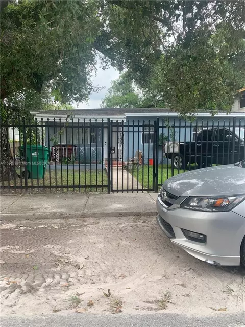 2741 NW 43rd Ter, Miami, FL 33142