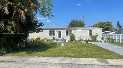 130 NW 218th Way, Pembroke Pines, FL 33029