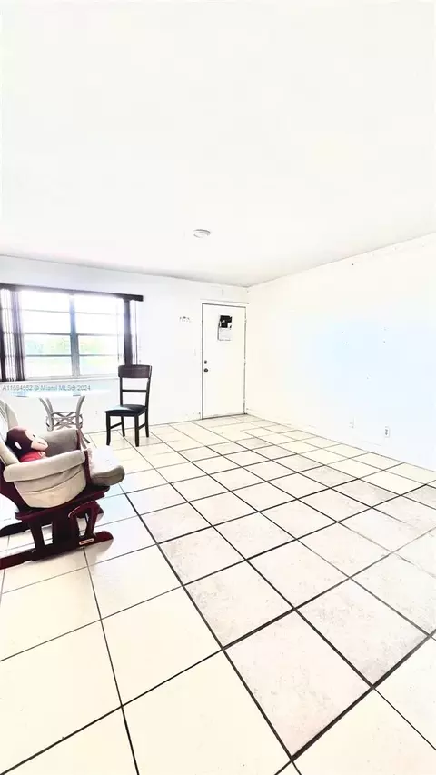 11195 SW 1st St #319, Sweetwater, FL 33174