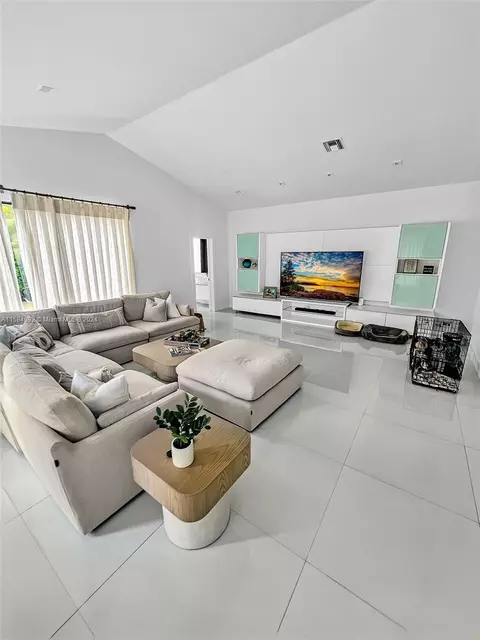 1222 Jasmine Cir, Weston, FL 33326