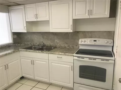 9760 SW 184th St #6A, Cutler Bay, FL 33157