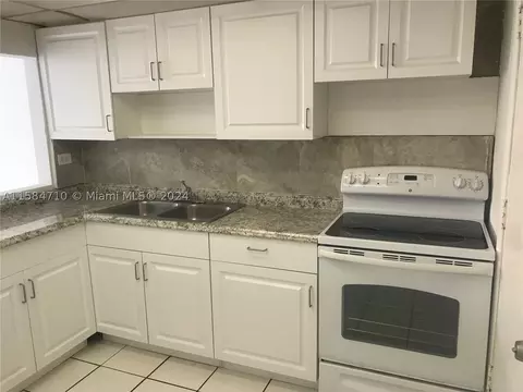 9760 SW 184th St #6A, Cutler Bay, FL 33157