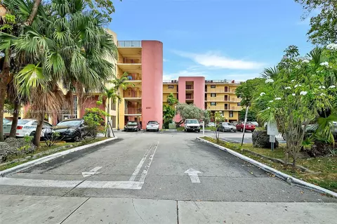 8775 Park Blvd #419, Miami, FL 33172