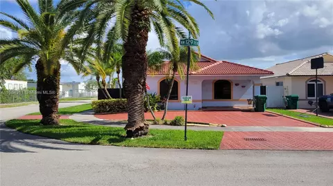 9762 NW 129th Ter, Hialeah Gardens, FL 33018