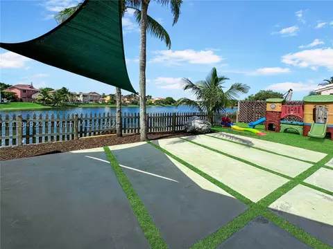 15481 SW 47th Ter, Miami, FL 33185