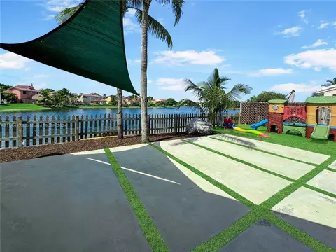 15481 SW 47th Ter, Miami, FL 33185