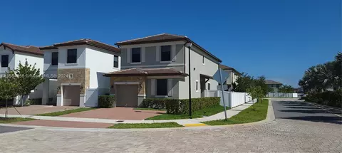 3463 W 110th St, Hialeah, FL 33018