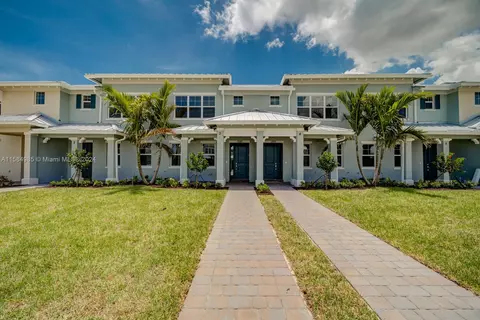 1280 Eucalyptus Dr #3, Hollywood, FL 33021