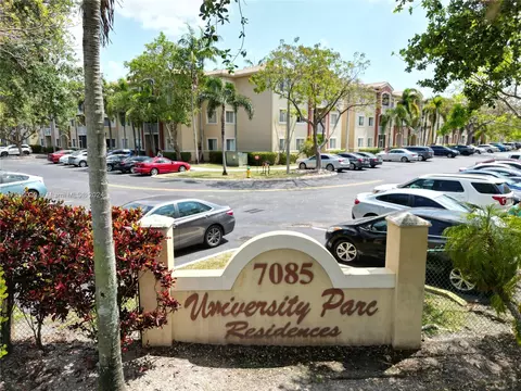 7085 Nova Dr #211, Davie, FL 33317