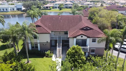 11200 SW 13th St #201, Pembroke Pines, FL 33025